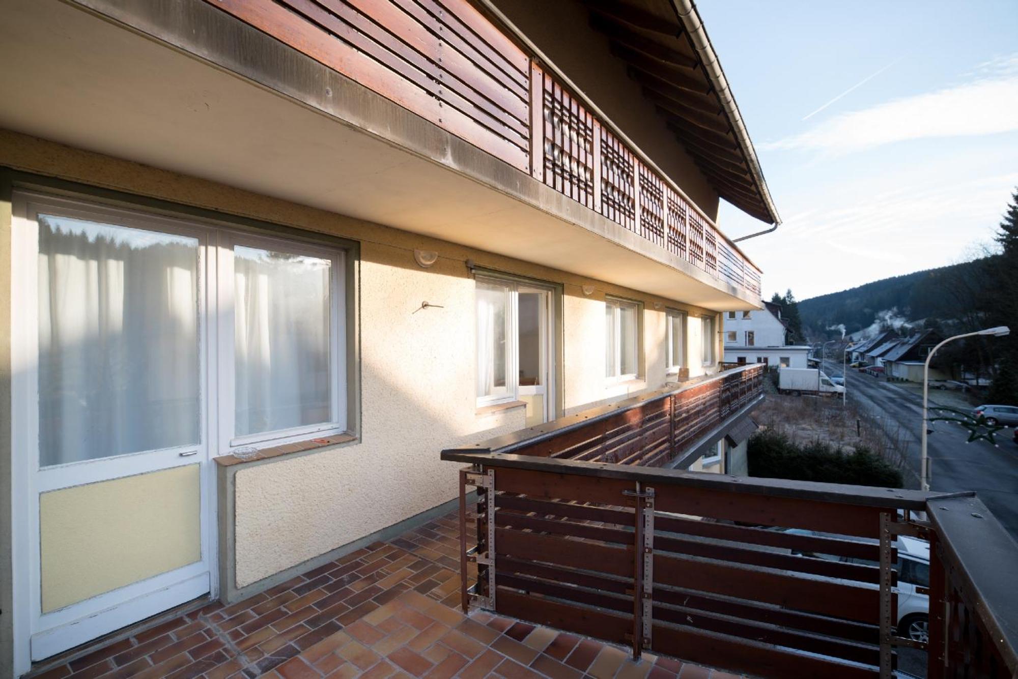 Apartmenthaus Am Waldrand- Kueche - Fruehstueck - Balkon Wildemann Exterior photo
