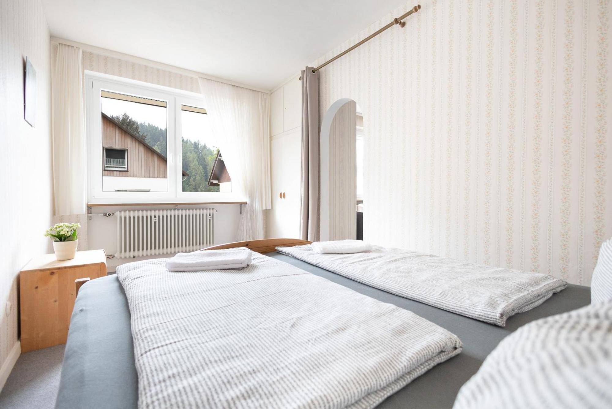 Apartmenthaus Am Waldrand- Kueche - Fruehstueck - Balkon Wildemann Exterior photo