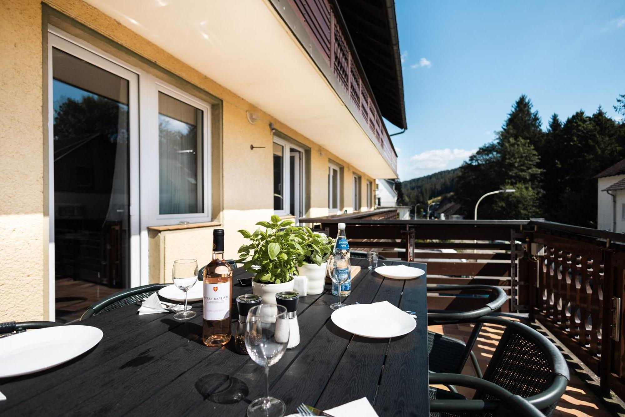 Apartmenthaus Am Waldrand- Kueche - Fruehstueck - Balkon Wildemann Exterior photo