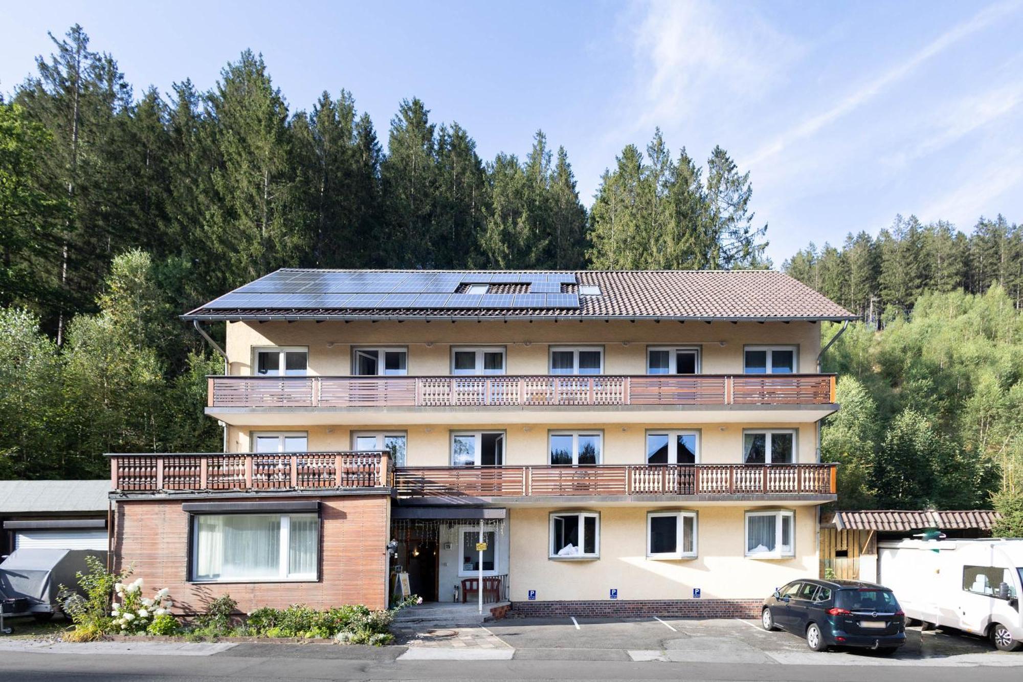 Apartmenthaus Am Waldrand- Kueche - Fruehstueck - Balkon Wildemann Exterior photo
