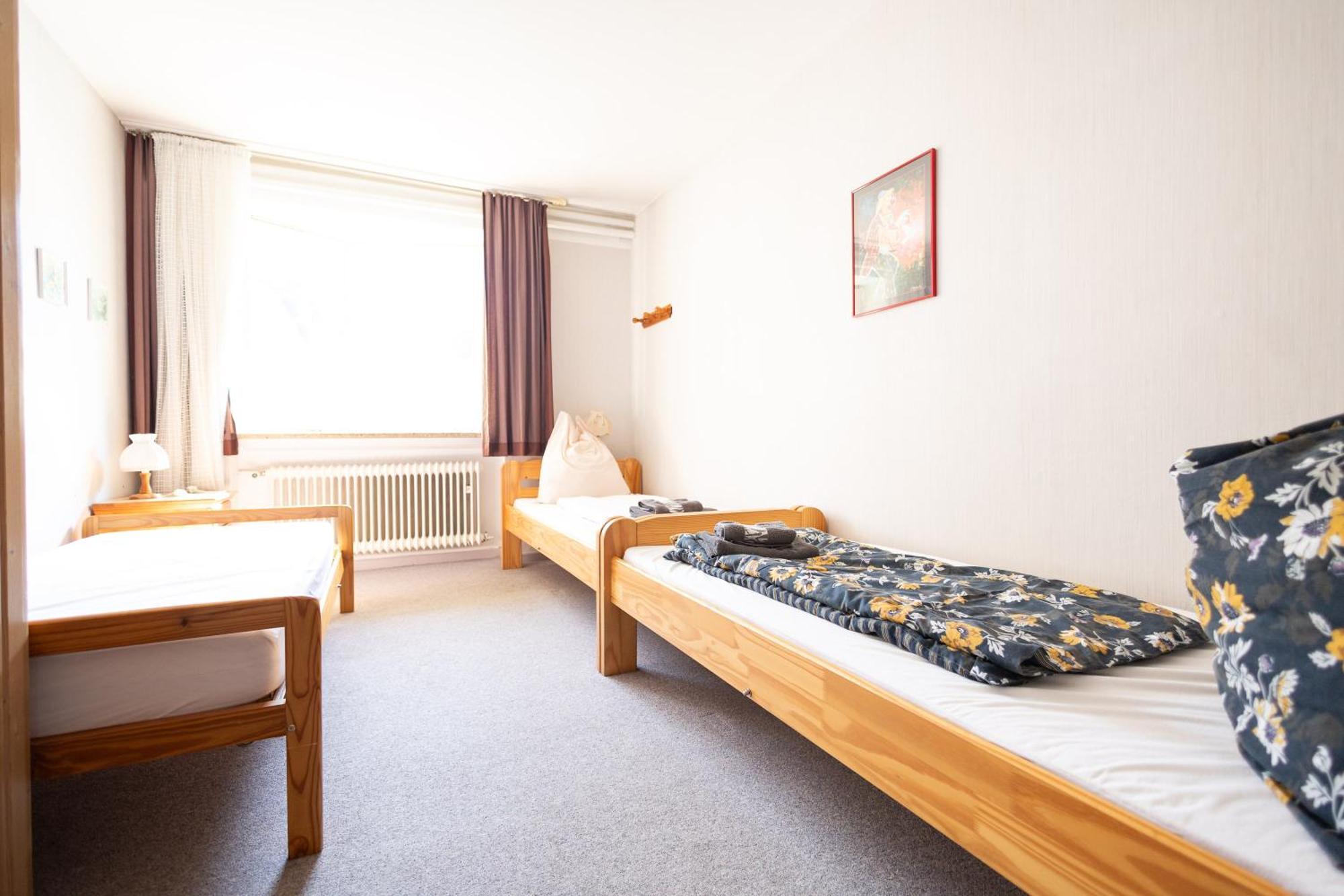 Apartmenthaus Am Waldrand- Kueche - Fruehstueck - Balkon Wildemann Exterior photo